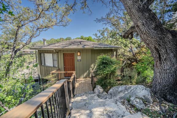 Romantic Treehouse Escape on Lake Travis, Hot Tub [#11 Engelman`s Daisy] - Image 2