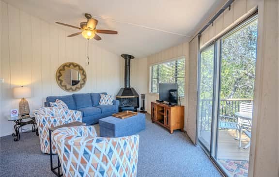 Stunning Waterside holiday home between Austin & San Antonio [#9 Texas Thistle] - Image 2