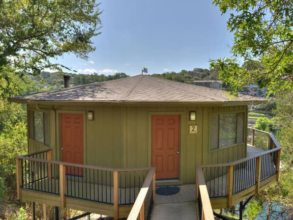 Waterside Escape near golf courses with Pool & Hot Tub [# 2 Golden Rod] - Image 1